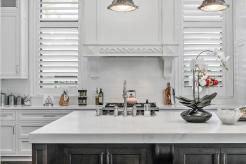 Beautiful traditional kitchen built with our private label of inset cabinets to brighten everyone’s Friday! 🤍✨